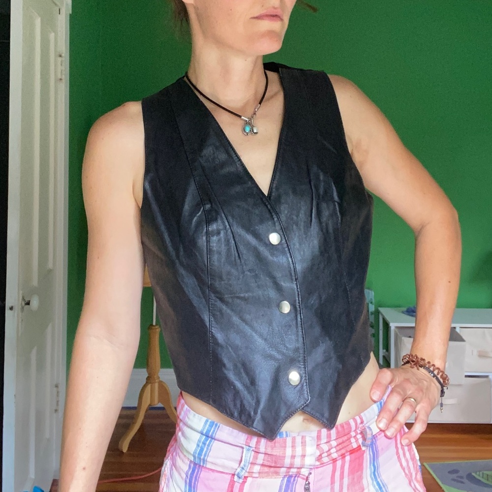 Vintage 90s Wilsons Leather Black Sleeveless Vest